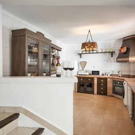Casa Fernandez De Cordoba Con Chimenea De Pellet En *